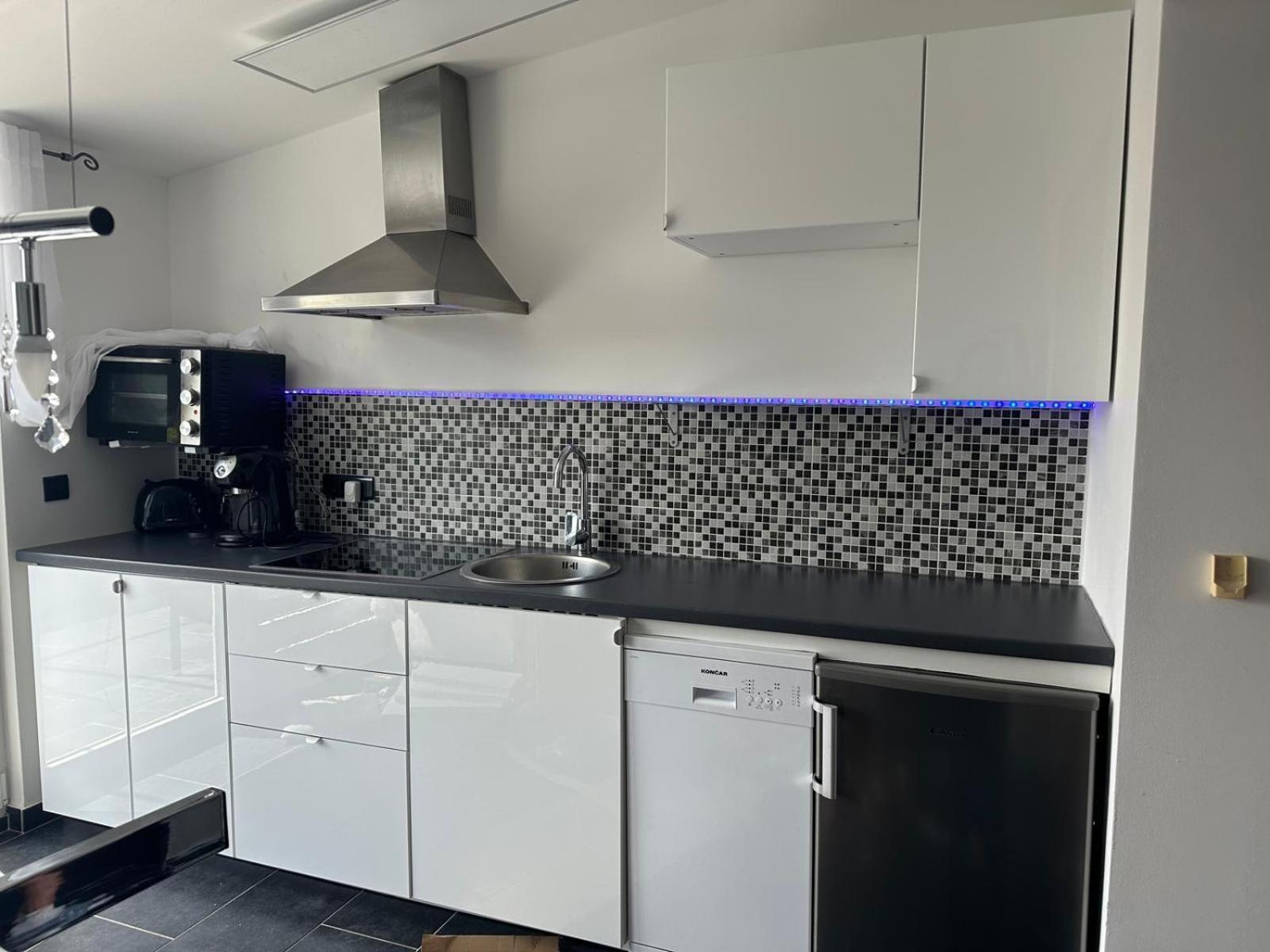 Apartmani Vernissage Biograd na Moru Kültér fotó