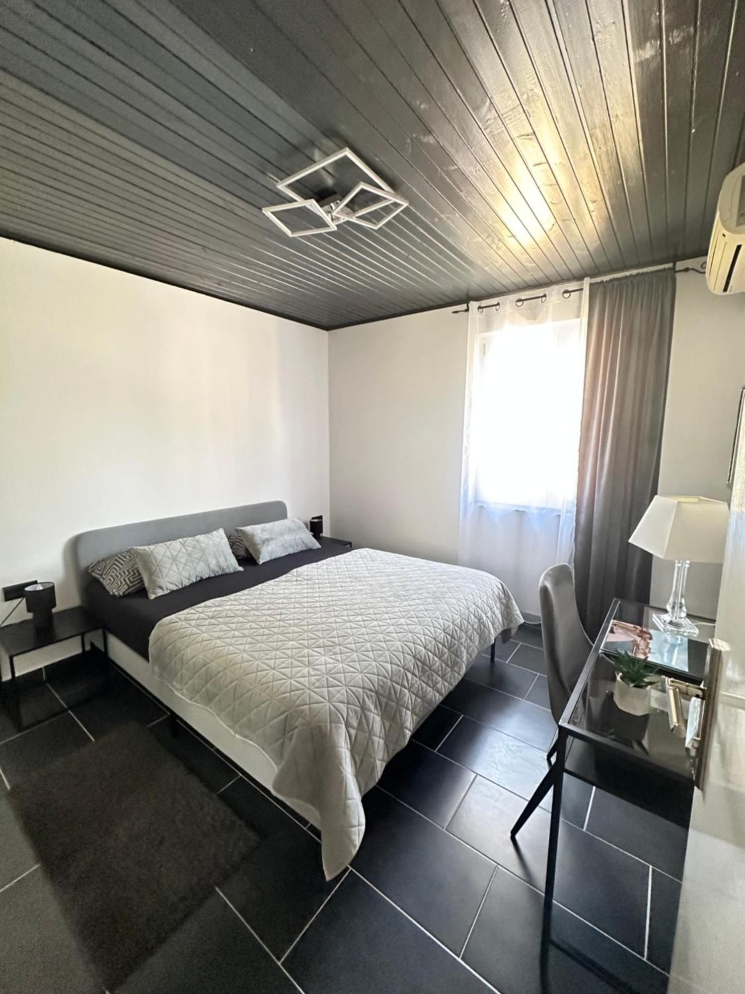 Apartmani Vernissage Biograd na Moru Kültér fotó
